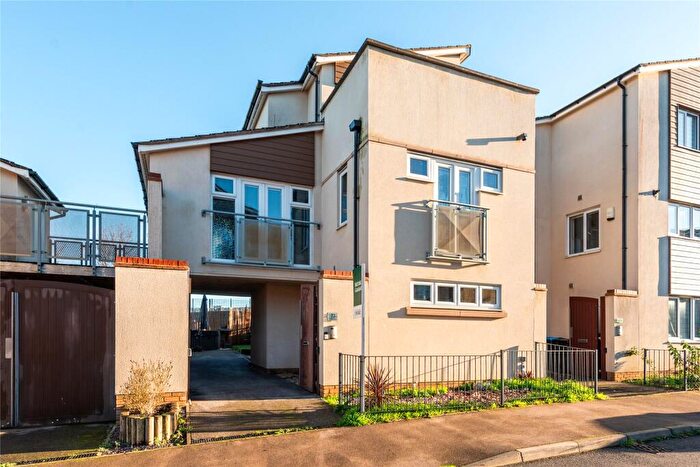 3 Bedroom Semi Detached House For Sale In Butter Row, Wolverton, Milton Keynes, Buckinghamshire, MK12