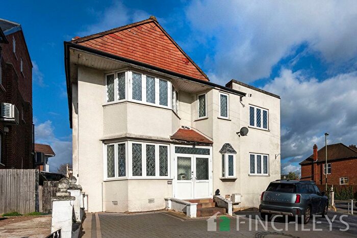 4 Bedroom Detached House For Sale In Hampden Way, London, N14
