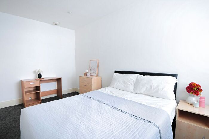 2 Bedroom Flat To Rent In Whitworth Street, Manchester, M1