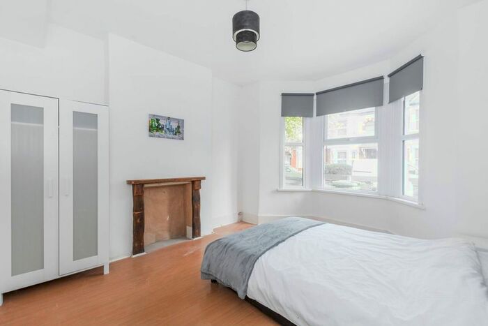 3 Bedroom End Of Terrace House To Rent In St Winefrides Avenue, Manor Park, London, E12