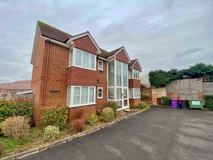 1 Bedroom Apartment To Rent In Campion Court, Maidenhead, Berkshire, SL6