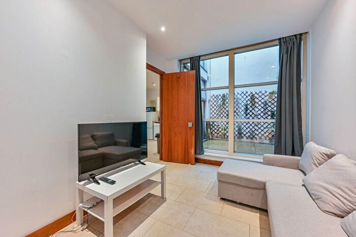 1 Bedroom Property To Rent In Bell Street, Marylebone, London, NW1