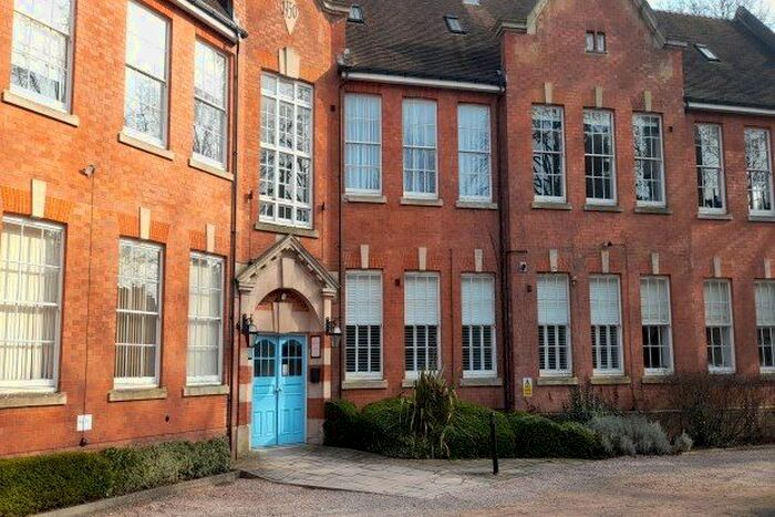 2 Bedroom Flat To Rent In The Oval, Stafford, ST17