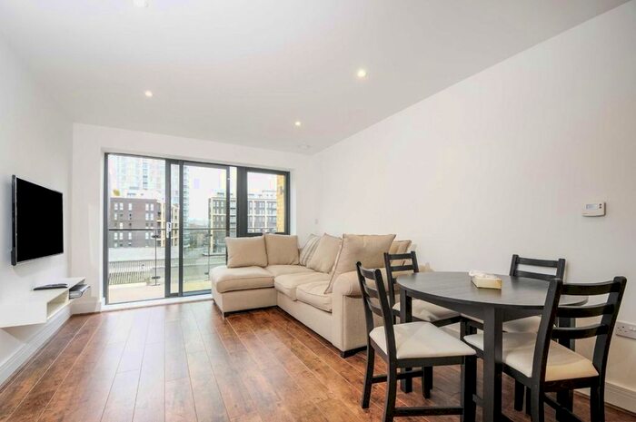 2 Bedroom Flat To Rent In Knightley Walk, London, SW18