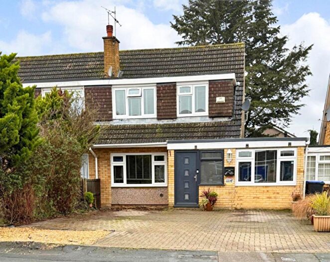 4 Bedroom Semi-Detached House For Sale In Hag Hill Rise, Taplow, Buckinghamshire, SL6