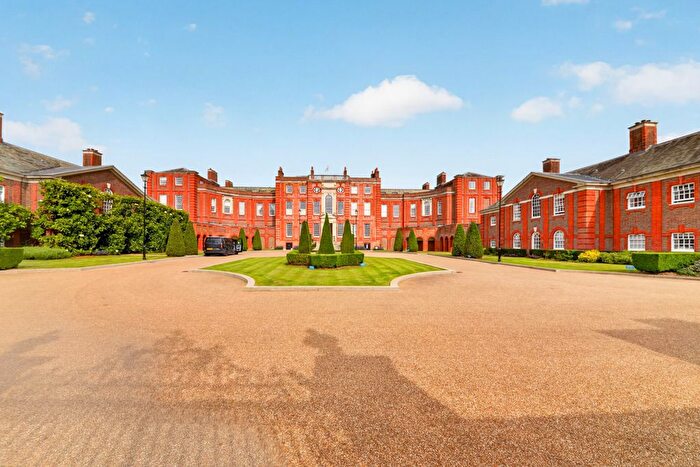 4 Bedroom Flat For Sale In Vitali Close, Putney, SW15