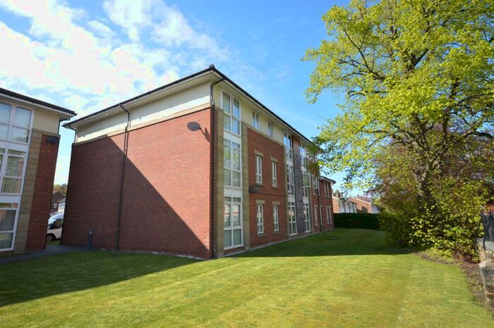 2 Bedroom Flat To Rent In Mayfair Court, Prenton, CH43