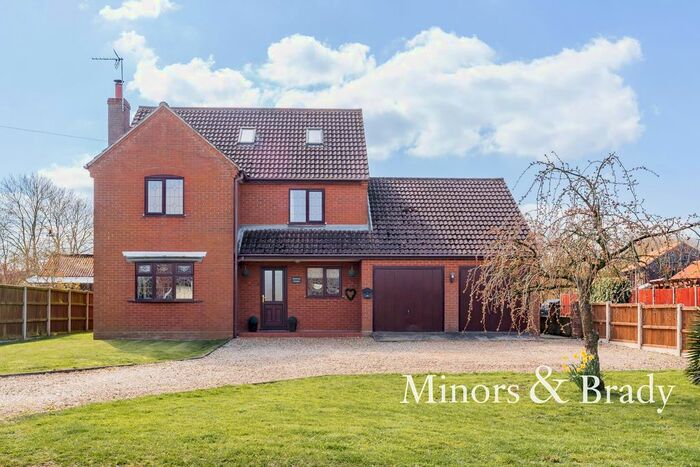 6 Bedroom Detached House For Sale In Dereham Road, Beeston, King's Lynn, PE32