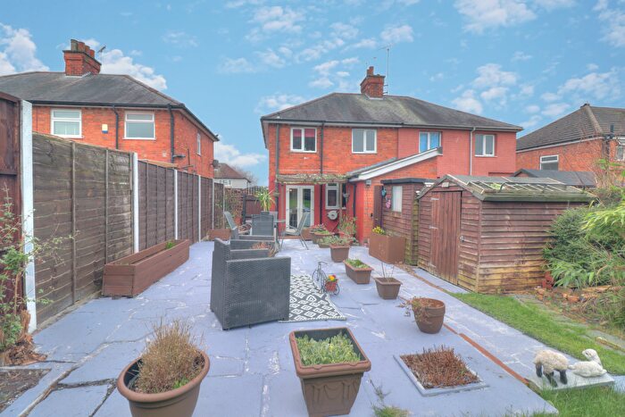 3 Bedroom Semi-Detached House For Sale In Wanlip Lane, Birstall, Leicester, LE4