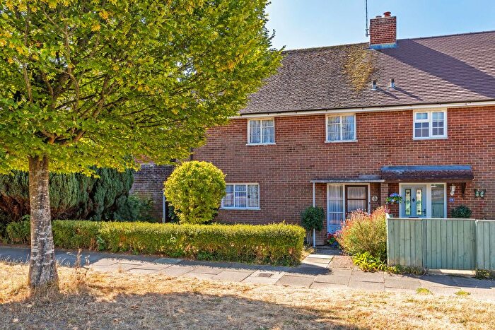 3 Bedroom Semi-Detached House For Sale In Westman Road, Winchester, SO22