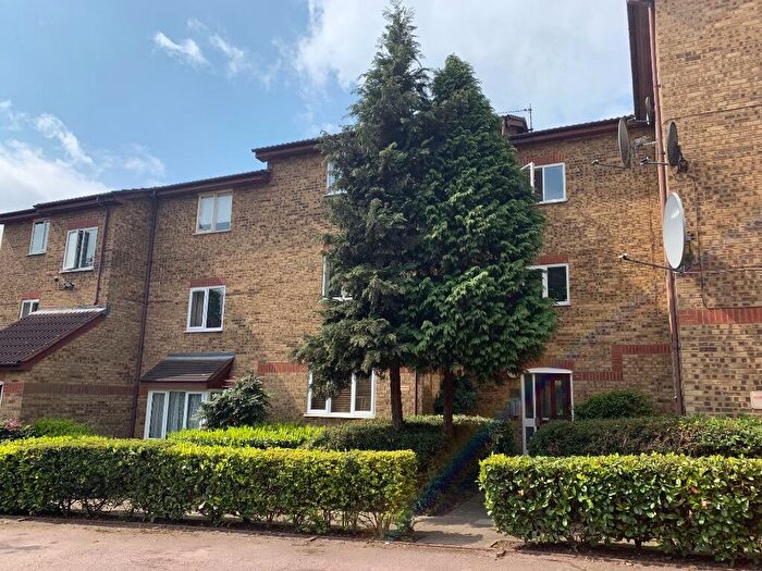1 Bedroom Flat To Rent In Greenway Close, London, N11