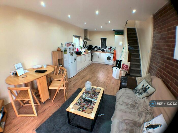 1 Bedroom End Of Terrace House To Rent In Kelso Gardens, Leeds, LS2