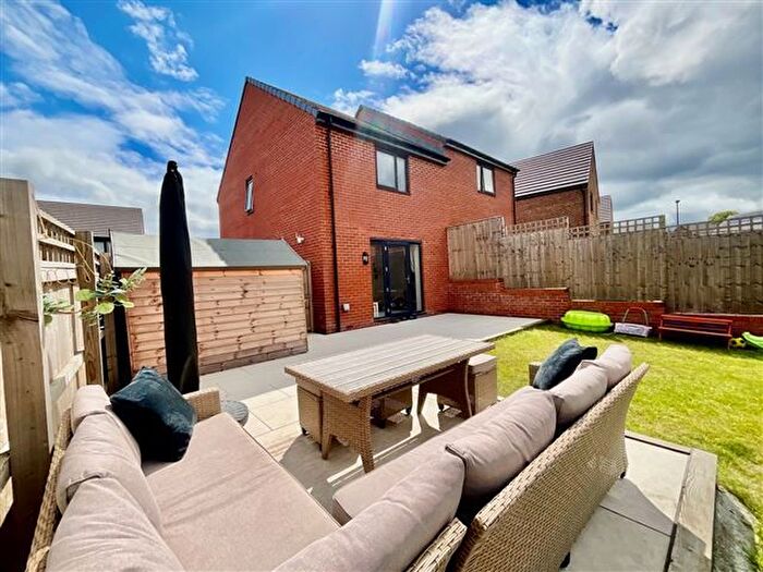 2 Bedroom Semi-Detached House For Sale In The Circle, Sheffield, S2