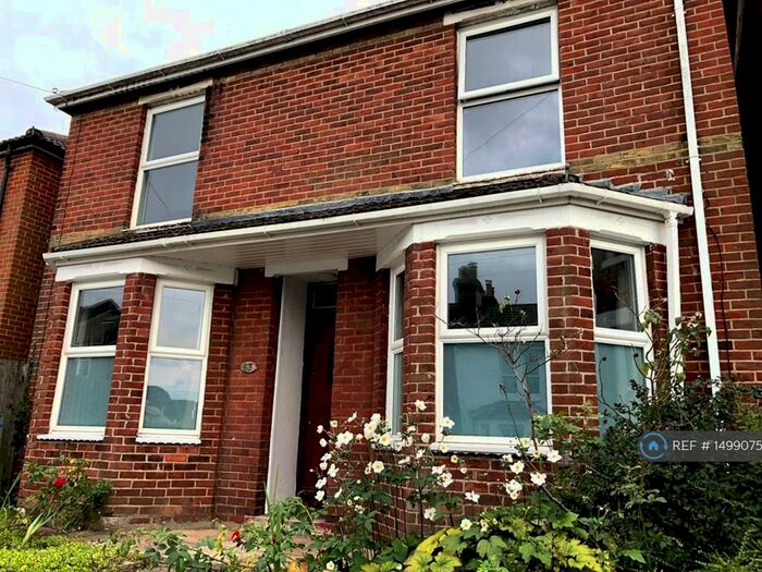 3 Bedroom Detached House To Rent In English Road, Southampton, SO15