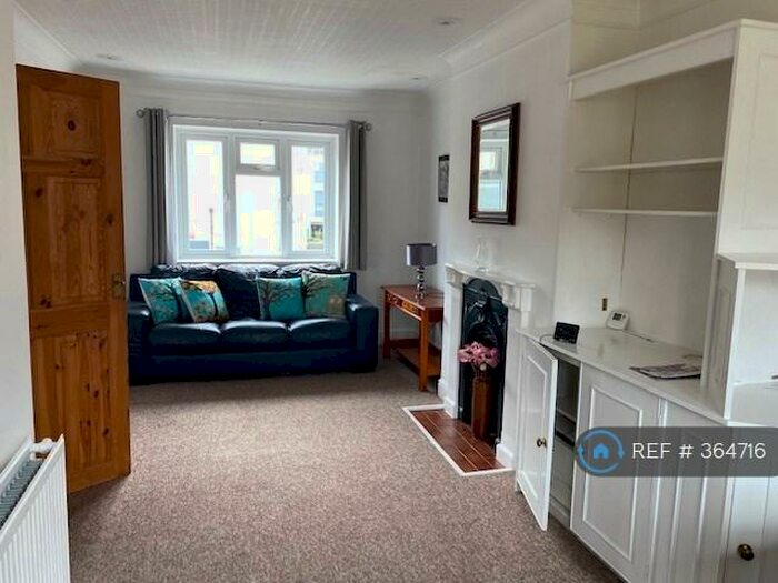 1 Bedroom Flat To Rent In Byng Drive, Potters Bar, EN6