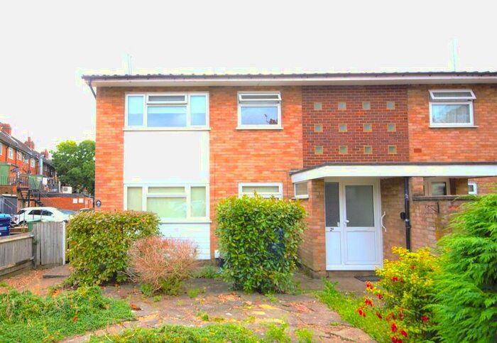 2 Bedroom Maisonette To Rent In West End Avenue, Pinner, HA5