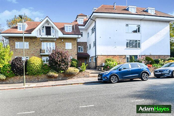 2 Bedroom Apartment For Sale In Hendon Lane, Finchley, N3
