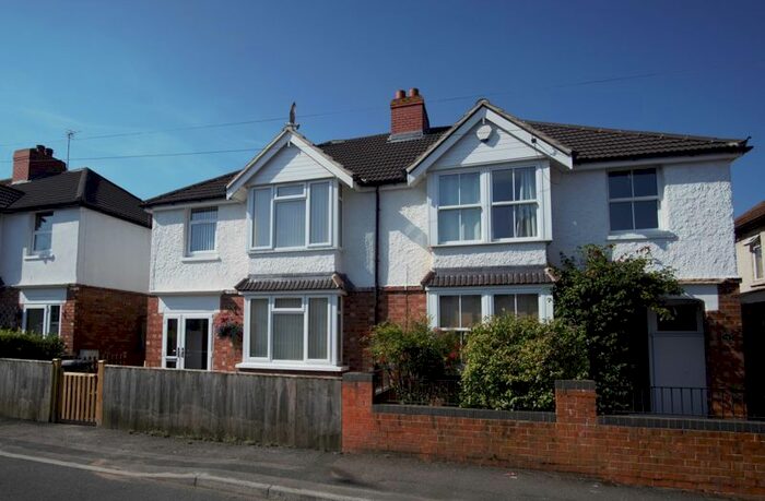 3 Bedroom Property To Rent In Lewisham Road, Gloucester, GL1