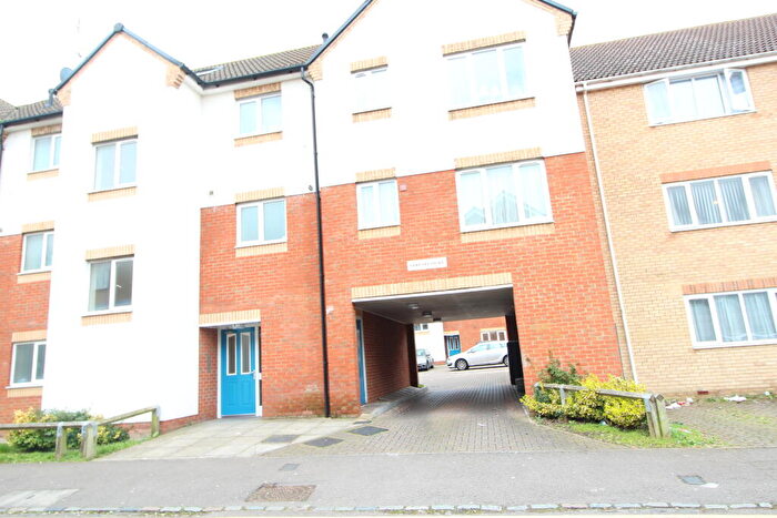 1 Bedroom Flat To Rent In Sarum Court, Luton, LU3