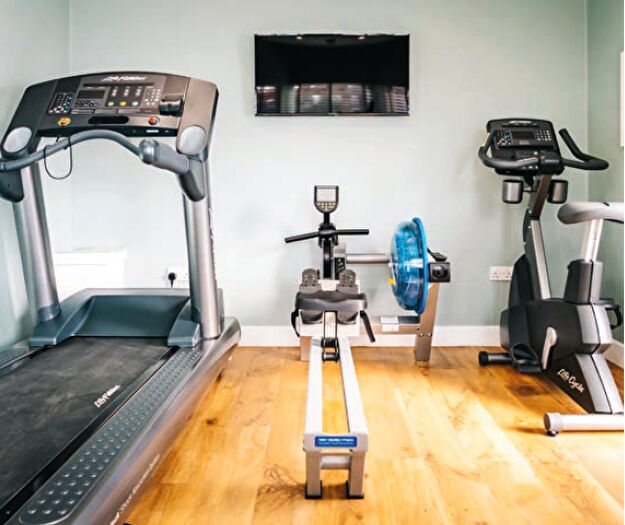 2 Bedroom Retirement Property For Sale In Parham House, Bramshott Place, King George's Drive, Liphook, Hampshire, GU30