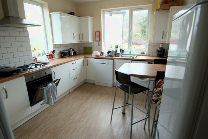 6 Bedroom Semi-Detached House To Rent In Rokeby Gardens, Headingley, Leeds, LS6