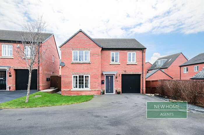 4 Bedroom Detached House For Sale In Oak Drive Whinmoor, Leeds, LS14