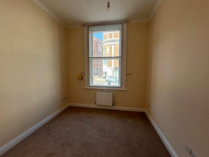 2 Bedroom Flat To Rent In Canute Road, Southampton, SO14