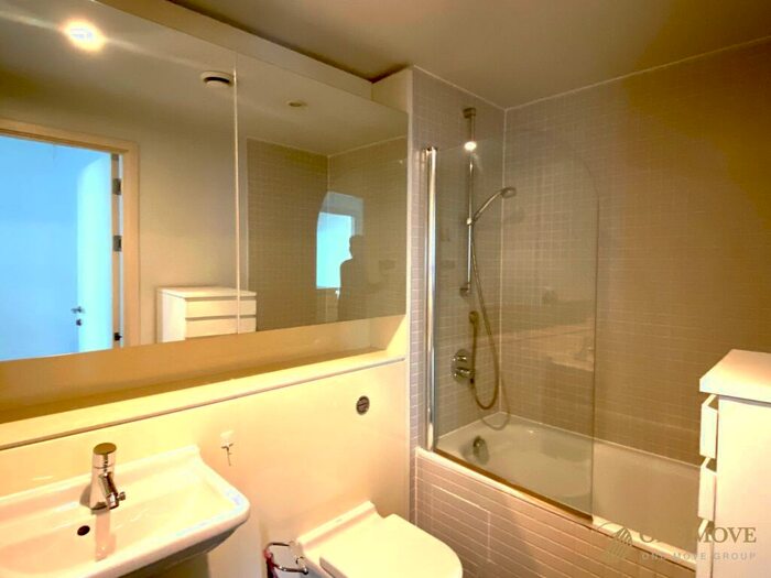 2 Bedroom Flat To Rent In Deansgate, Beetham Tower, M3