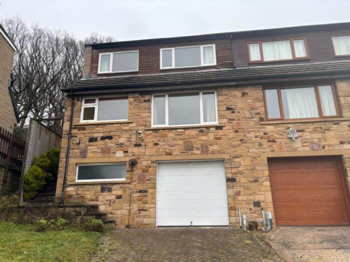 4 Bedroom House For Sale In Cranwood Drive, Huddersfield, HD5