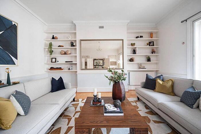 3 Bedroom Flat For Sale In Fleet Street, Clerkenwell, London, EC4A