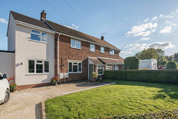 4 Bedroom Semi-Detached House For Sale In Northerns Close, North Witham, Grantham, NG33