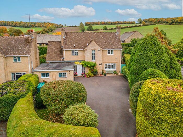 4 Bedroom Detached House For Sale In The Farthings, Withington, Cheltenham, GL54