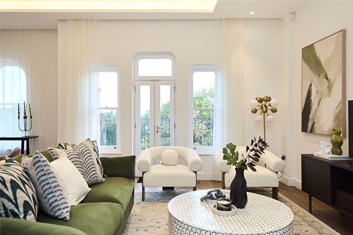 3 Bedroom Flat To Rent In Bayswater Road, London, W2