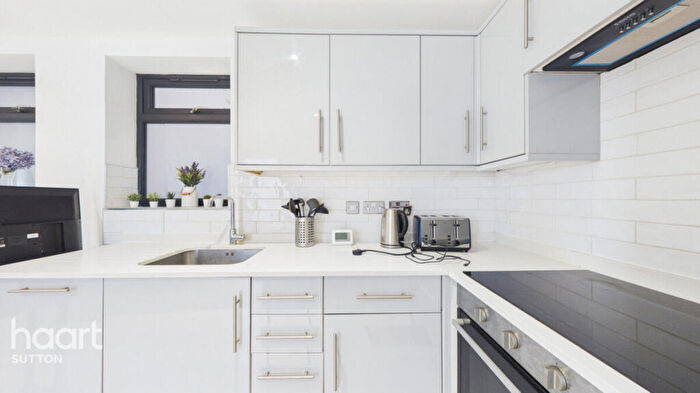 1 Bedroom Flat For Sale In East Street, Epsom, KT17