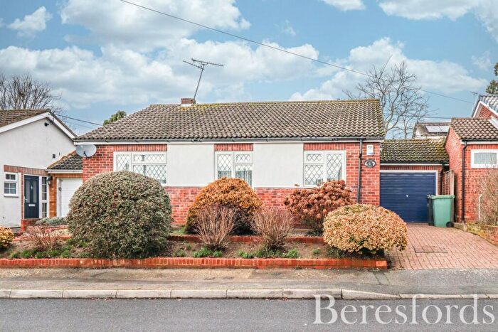 3 Bedroom Bungalow For Sale In Millers Croft, Dunmow, CM6