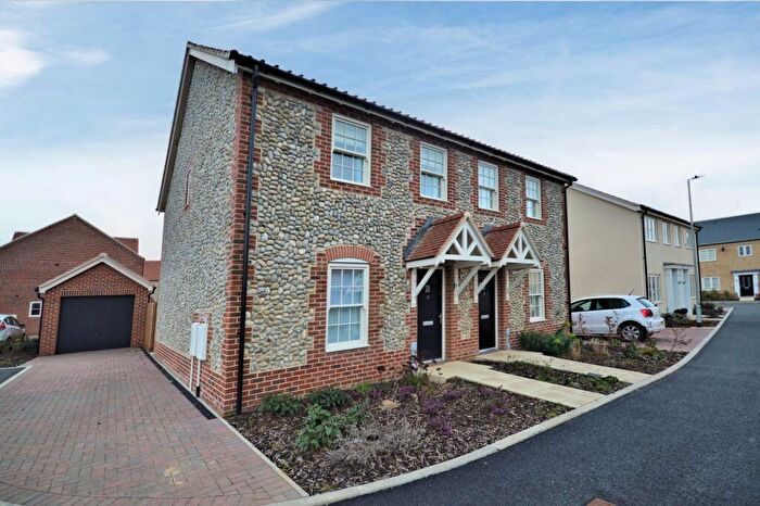 2 Bedroom Semi Detached House To Rent In Holt, NR25