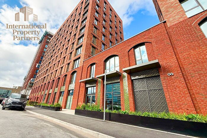 2 Bedroom Flat To Rent In Waterhouse Gardens, Block D, Dutton Street, Manchester, M3