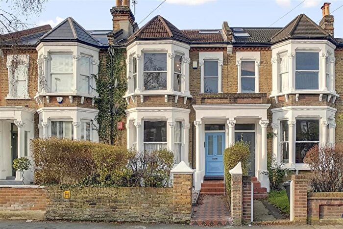 3 Bedroom Flat To Rent In Elsinore Road, Forest Hill, London, SE23