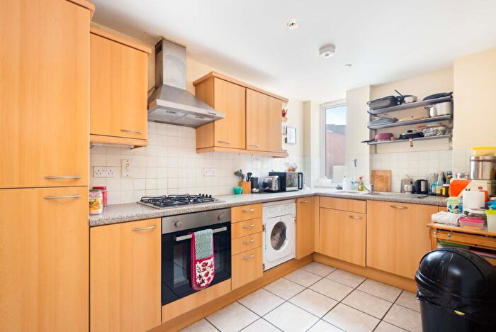 2 Bedroom Flat To Rent In Barrier Point Road, London, E16