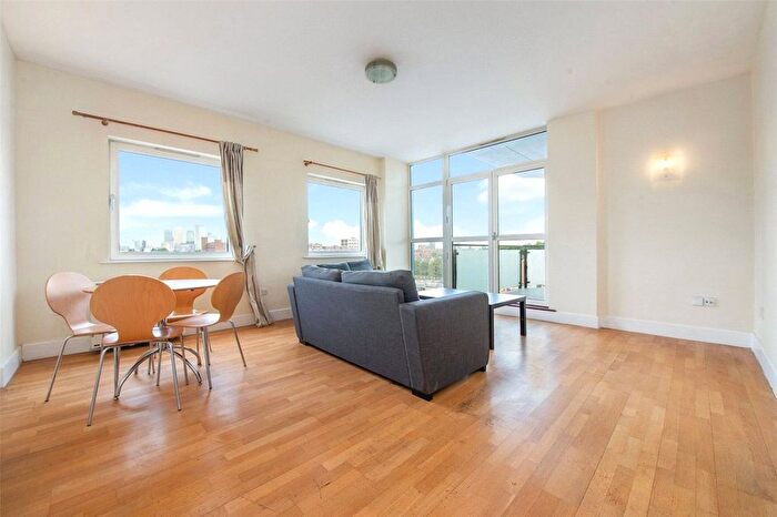 2 Bedroom Flat To Rent In Artichoke Hill, London, E1W