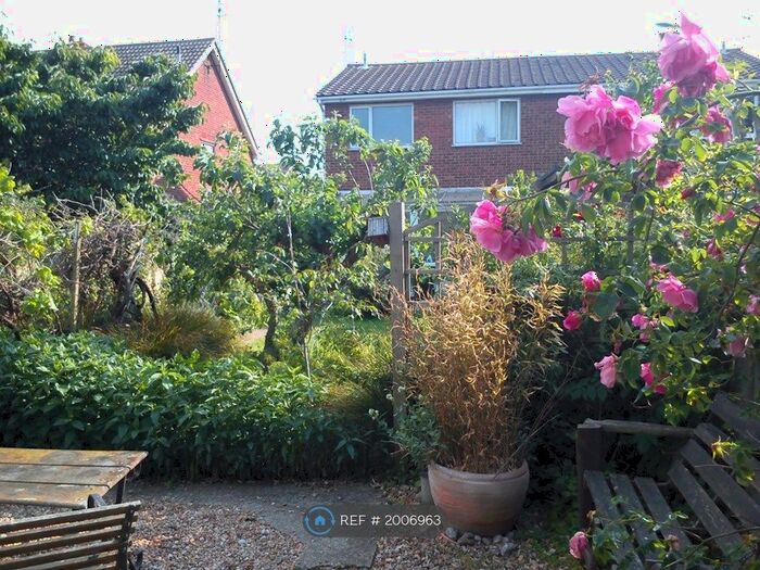 3 Bedroom Semi-Detached House To Rent In Green Lane, Whitstable, CT5