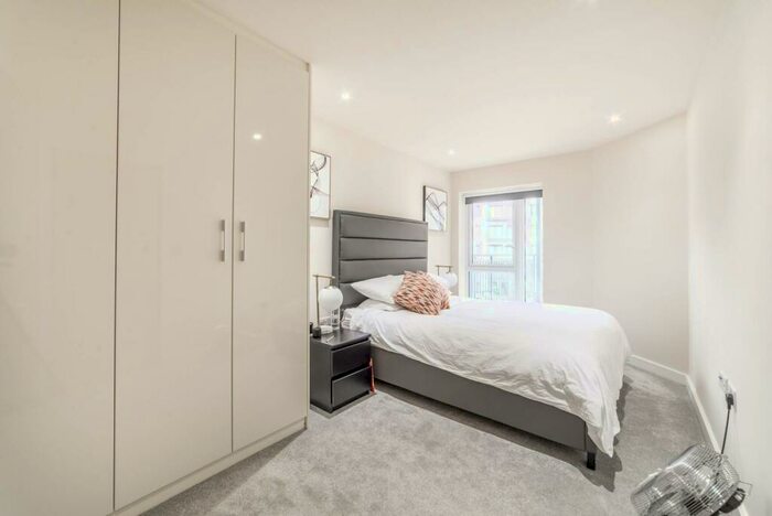 1 Bedroom Flat To Rent In Beaufort Square, Colindale, London, NW9