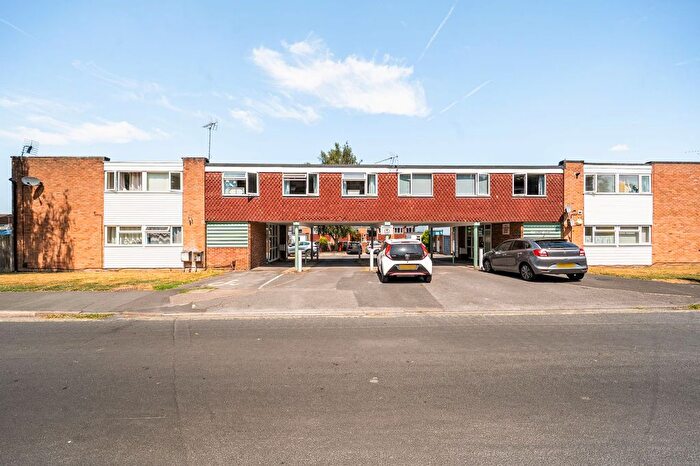 2 Bedroom Flat For Sale In Hurne Court, Basingstoke, RG21