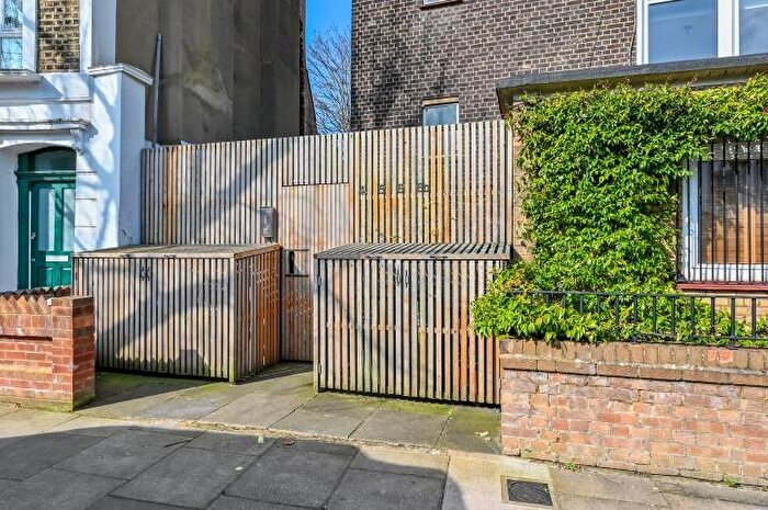 1 Bedroom Flat For Sale In Grafton Crescent, London, NW1