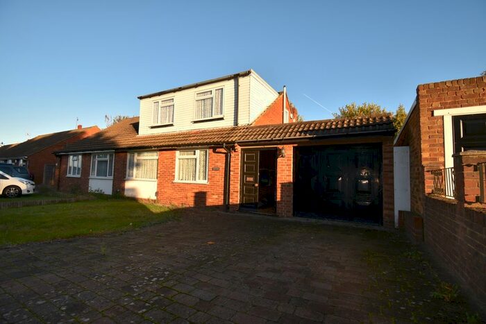 3 Bedroom Bungalow To Rent In Chalky Bank Road, Rainham, Gillingham ME8