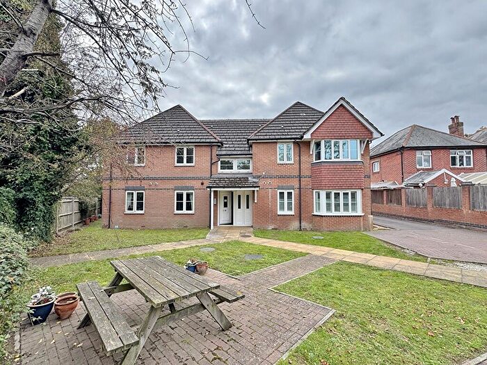 2 Bedroom Apartment For Sale In Euro Place, Pound Road, Bursledon, SO31