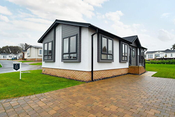 2 Bedroom Park Home For Sale In Near Bude, Cornwall, EX23