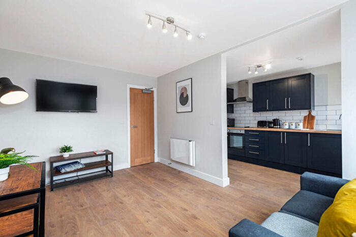 1 Bedroom Flat To Rent In Cardigan Road, Leeds, LS6