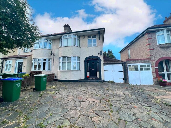 3 Bedroom Semi-Detached House To Rent In Bedonwell Road, Bexleyheath, DA7