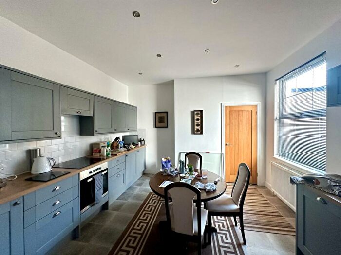 2 Bedroom Flat To Rent In Church Hill, Newhaven, East Sussex, BN9